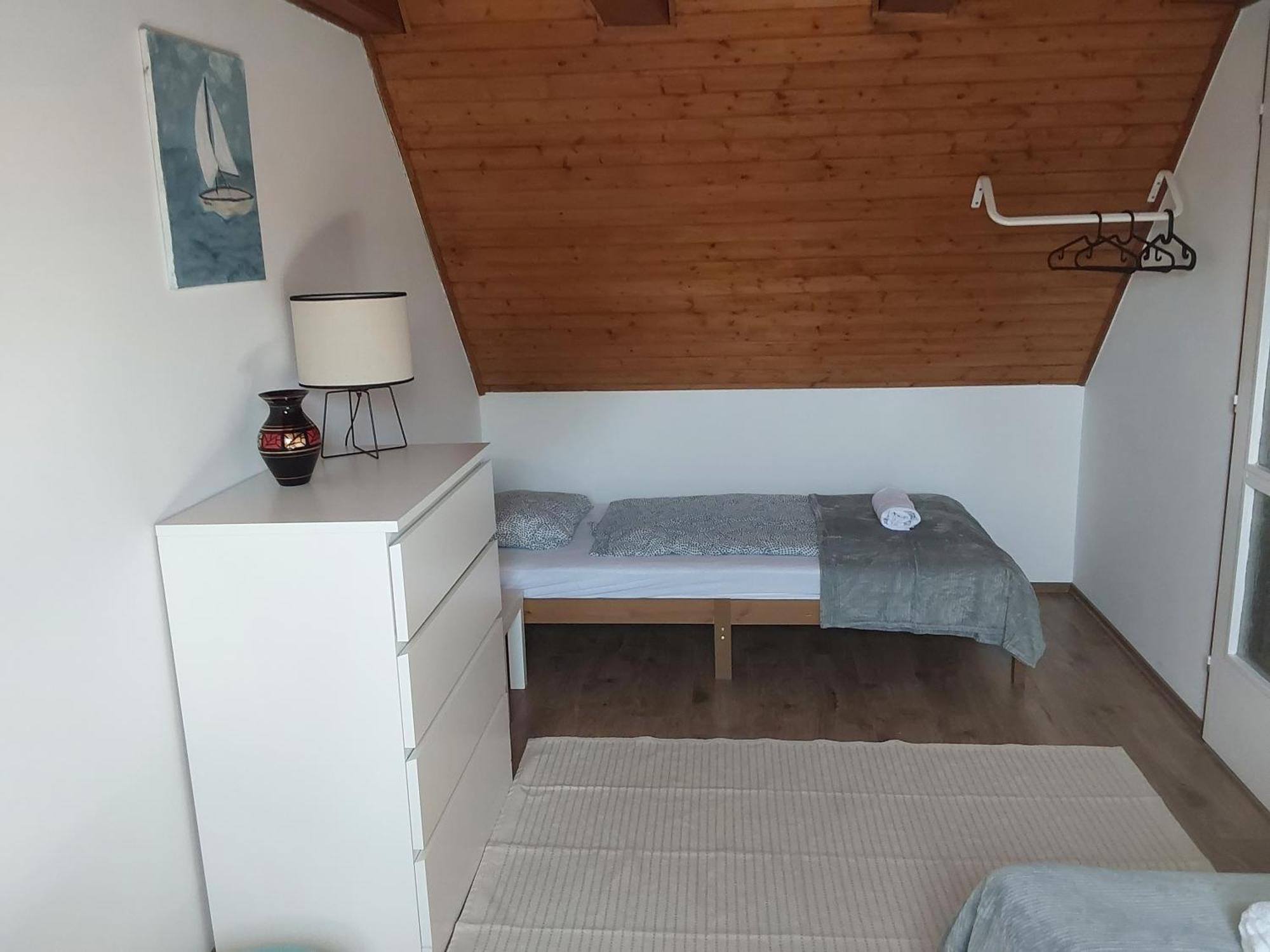 Tuerkiz Apartman - 5 Szobas 13 Fos Apartmanhaz 4Km A Balaton- Balatonszabadi Fürdőtelep Dış mekan fotoğraf